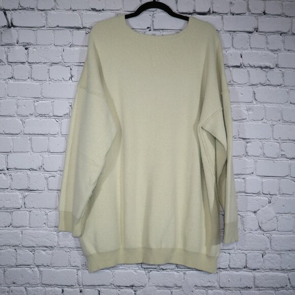 NWT - Women's V-Neck Sweater - Picture 3 of 3